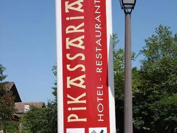 Otel Pikassaria