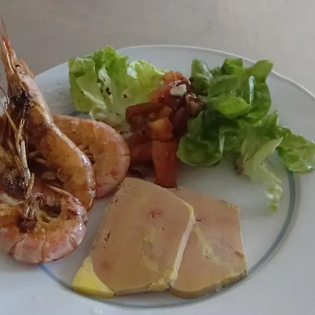 Hotel Pikassaria Sare