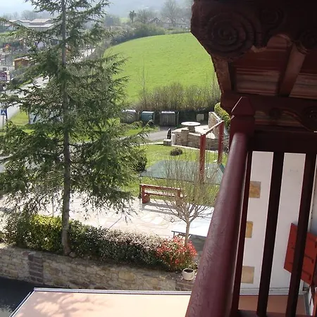 Otel Pikassaria 2*